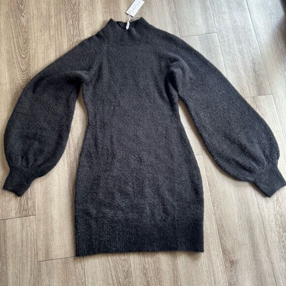 Petal & Pup Soft Daril Dress Black Sz 6 Gorgeous bell Sleeves Stretch NWT - Picture 3 of 13